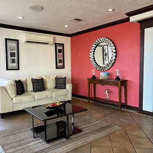 3* Отель Ramada By Wyndham Orlando South